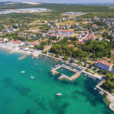 4 Bedroom Front In Na Moru Sveti Petar (Zadar)